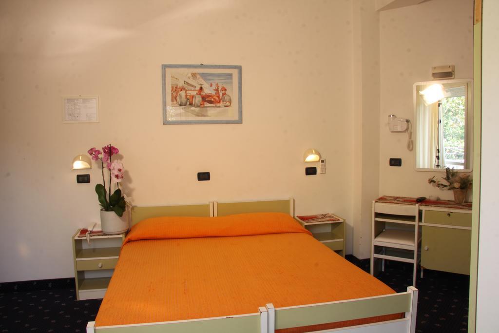 Hotel Tilly 체제나티코 외부 사진