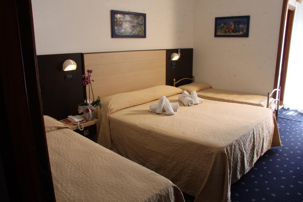 Hotel Tilly 체제나티코 외부 사진
