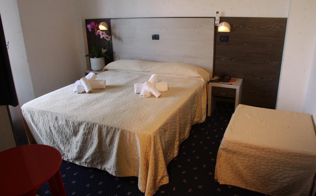Hotel Tilly 체제나티코 외부 사진