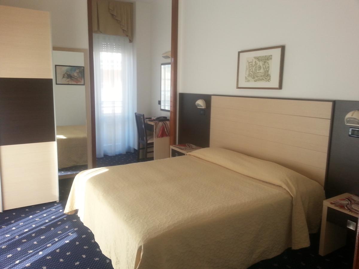 Hotel Tilly 체제나티코 외부 사진