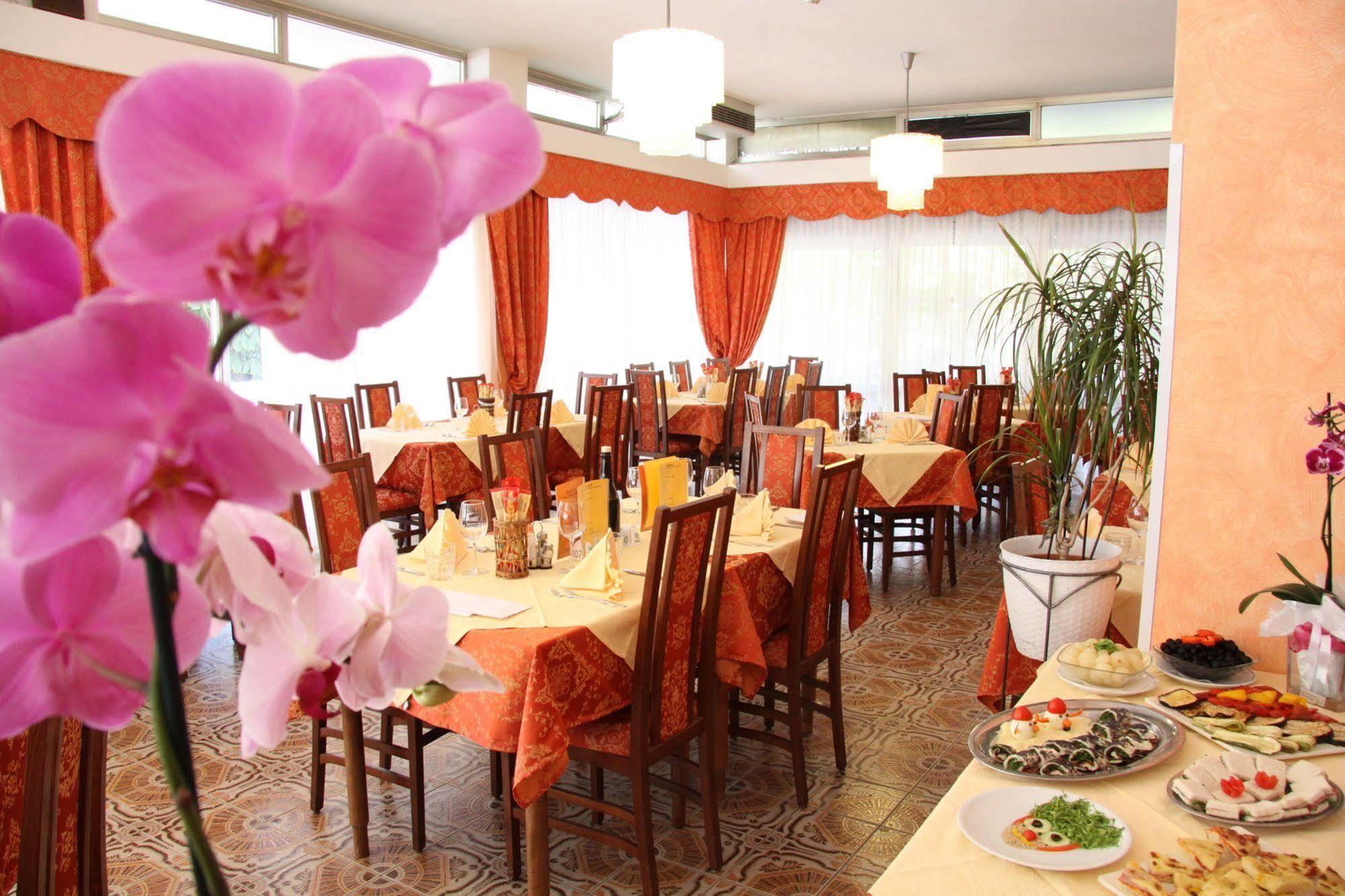 Hotel Tilly 체제나티코 외부 사진