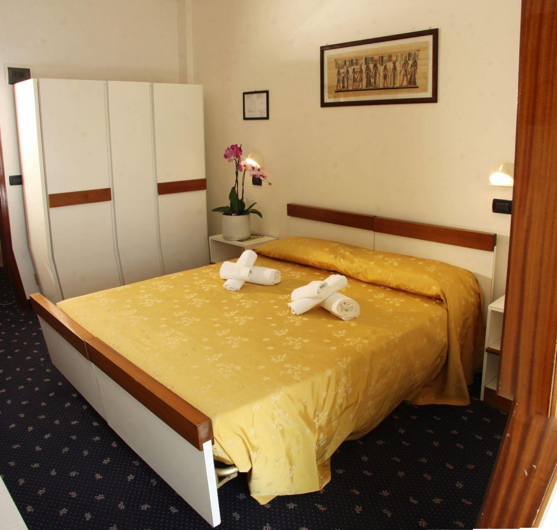 Hotel Tilly 체제나티코 외부 사진