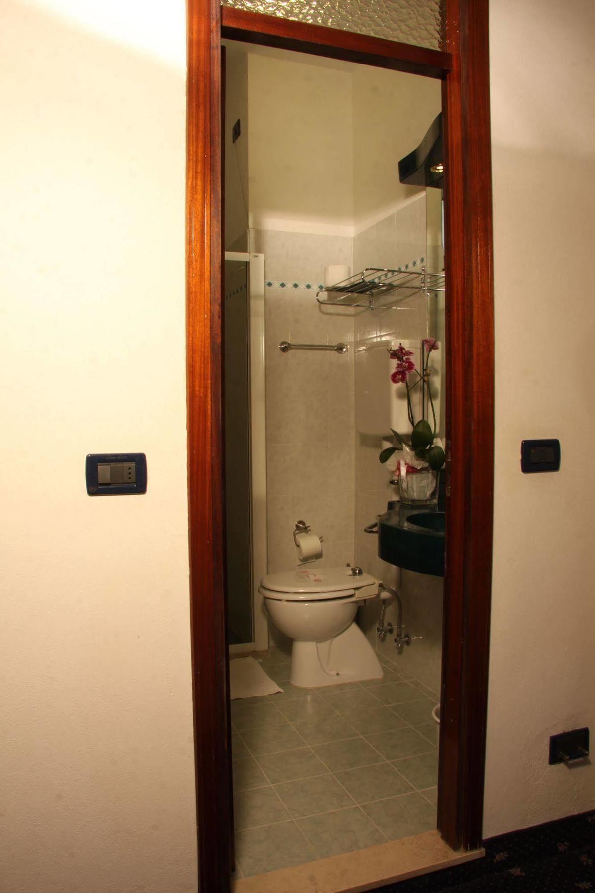 Hotel Tilly 체제나티코 외부 사진