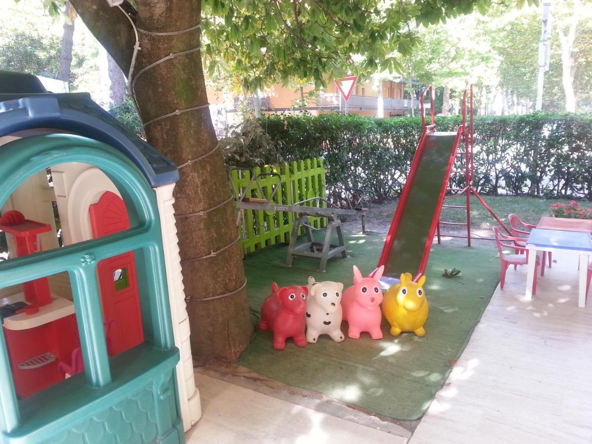 Hotel Tilly 체제나티코 외부 사진